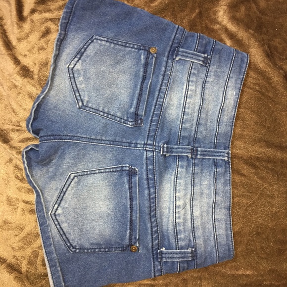 High waisted shorts - Picture 2 of 3